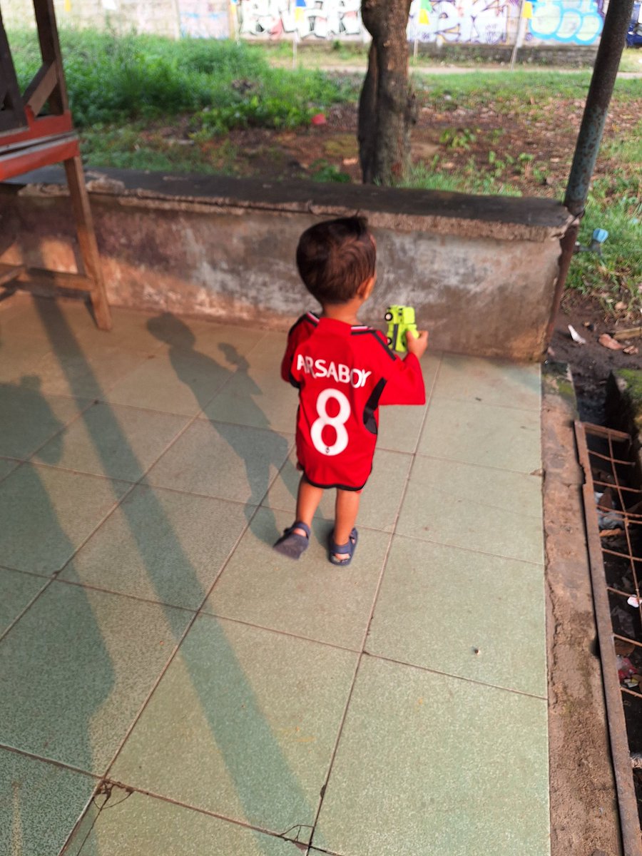 berliluck's tweet photo. menunaikan tugas utama seorang om

#GGmu https://t.co/NINEcc9m4O