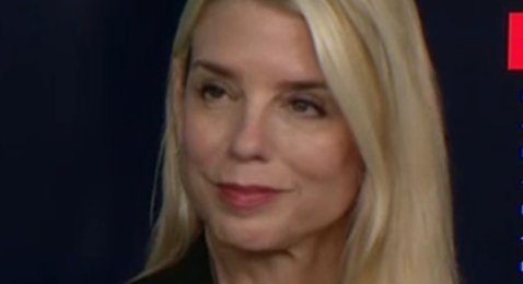 DarkWebWarrior's tweet photo. Look at the Evil Smirks on Hegseth and Pam Bondi as Trump intentionally calls Gavin Newsom "Gavin NewSCUM" as if its some Brilliant Attack on Ca Gov Newsome which Trump is so Envious of... The Guy is pure Dogshit.. a Shitstain on our Presidency.. https://t.co/7iGR2fUnpc