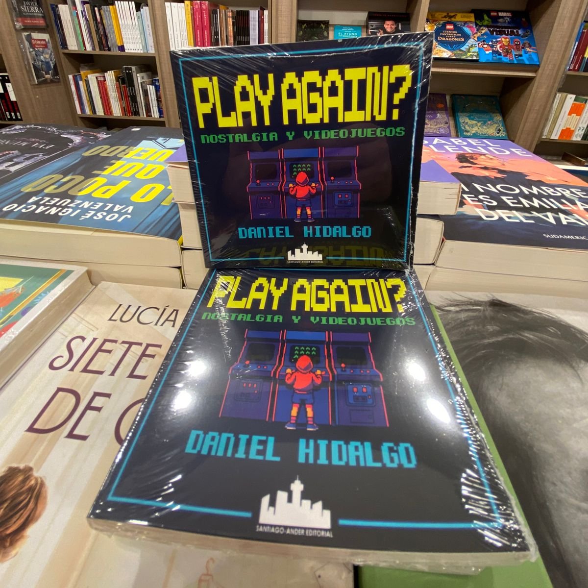 Santiago-Ander (@stgoandereditor) on Twitter photo Ya disponible en <a href="/QueLeoForestal/">Qué Leo Forestal</a> y <a href="/spaceforestal/">Espacio Forestal</a> el libro #PlayAgain? Nostalgia y videojuegos, de Daniel Hidalgo <a href="/dan_hidalgo/">Daniel Hidalgo</a> 🥳📚🚀👾
📍 Merced 76, Santiago, metro Baquedano Ya disponible en <a href="/QueLeoForestal/">Qué Leo Forestal</a> y <a href="/spaceforestal/">Espacio Forestal</a> el libro #PlayAgain? Nostalgia y videojuegos, de Daniel Hidalgo <a href="/dan_hidalgo/">Daniel Hidalgo</a> 🥳📚🚀👾
📍 Merced 76, Santiago, metro Baquedano