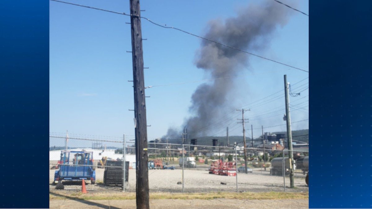 smoothvue's tweet photo. Multiple injured after reported explosion at US Steel Clairton Coke Works plant👀 
#explosion #ussteel #smoothvue https://t.co/Nf77xbIY3R