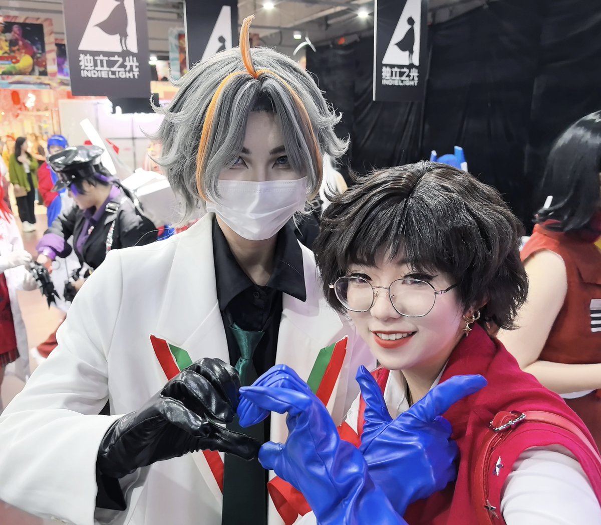MiMirraura0000's tweet photo. HEHEHE guys my friend and I cosplayed Starjack🥹!!!
#starjack #transformers #starscream #wheeljack #cosplay https://t.co/VF6BuUEcIv