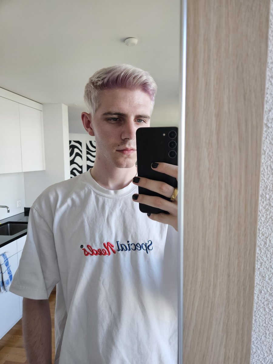 Yea i think the hair is looking ok
(🦀mustache gone🦀)