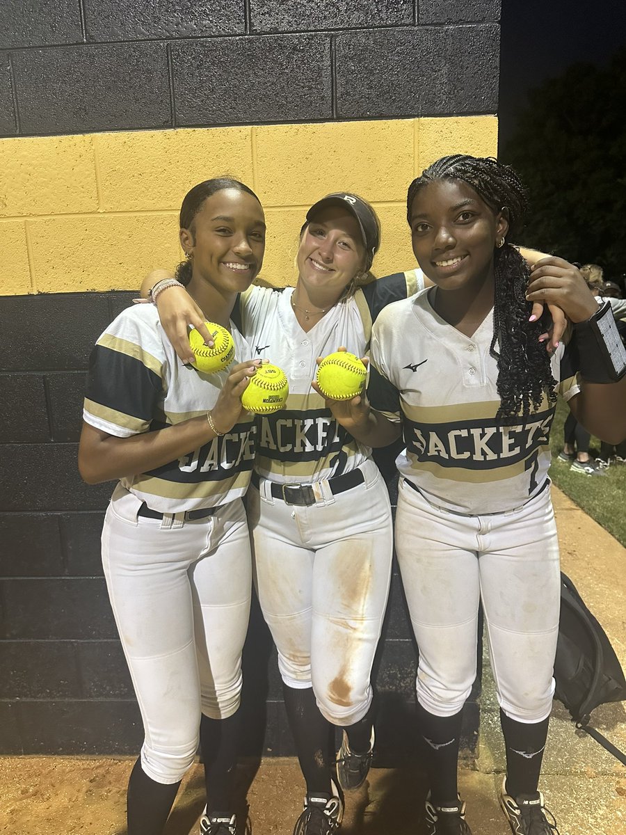camari_peek's tweet image. Starting off freshman year strong! Here are some of my homeruns so far, as well as my teammates who contributed. Can’t wait for the rest of the season, GO JACKETS!!

#GoJackets #BeUncommon #DMGB
 @CoastRecruits @GaBombersGold10 @BombersTexas @bombercoach @CoachJ34 @CoachNealPT…