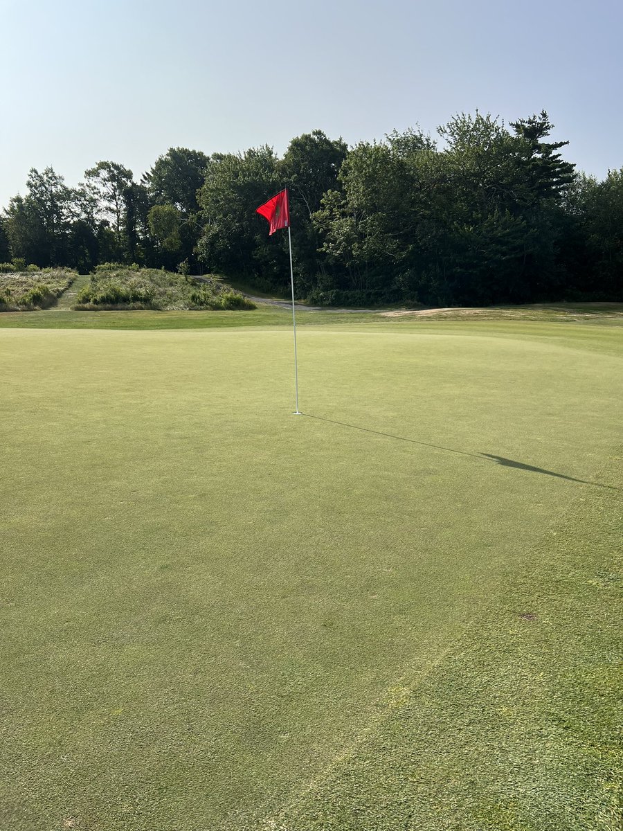With the lack of rain our crew keeps crushing it. Course is handling the heat and we can only hope that the skies open up soon #embracethebrown