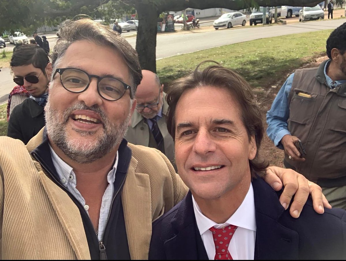 LuisPera40's tweet photo. Feliz cumpleaños @LuisLacallePou tu huella pisamos, falta menos y hacia ahí vamos! https://t.co/Z5Q4qyB8NO
