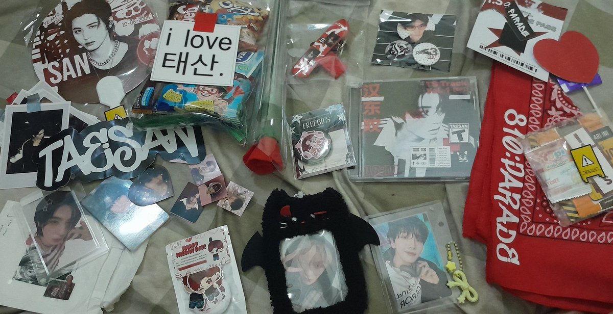 Shnazugawa_'s tweet photo. Hasil rampokan kemarin, thanks semuaa ini lucuk lucuk bangett. Sorry yang ngga ke tag😔💕💕💕 @cyadour @hoonyswie @mencyumi 
#810PARADE
#REDHEADTAESAN
#태산 #汉东旼
#태산 #TAESAN
#HAPPY_TAESAN_DAY 
@nootnbubbly @810PARADE https://t.co/tnu9xDURWV