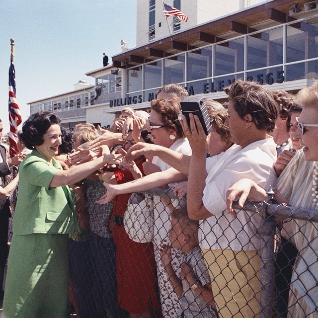 LBJLibrary's tweet image. #OTD: 61 years ago today, #Billings, MT welcomed #LadyBird!  After greeting spectators, Mrs. Johnson traveled to the Jackson Hole Airport in Wyoming, located at the base of the Teton Range. It's the only U.S. commercial airport within a national park.

📷 White House Photo Office