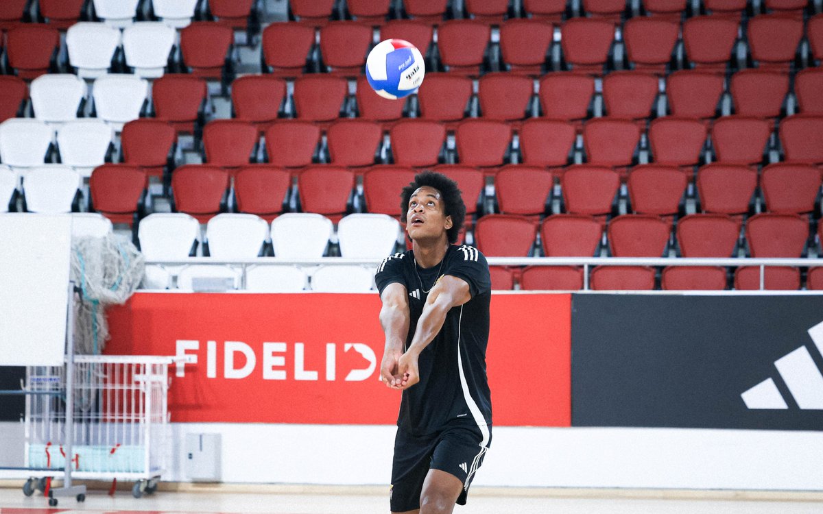 Arranque dos trabalhos no Pavilhão 2! 🏐🫡

#VóleiBenfica