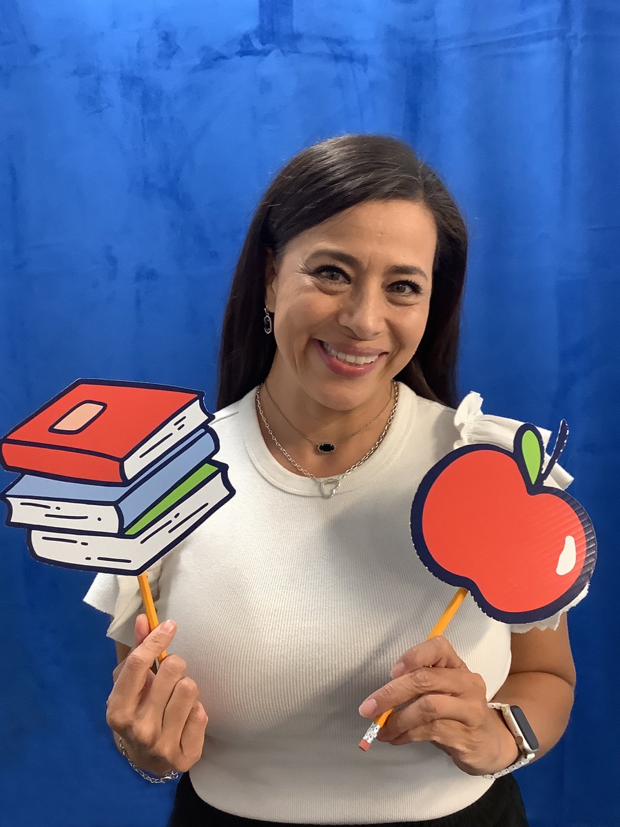 Help us welcome the newest team members of El Paso ISD! 🌟 We are excited to have them on board! 🤩🏫✏️

#ItStartsWithUs #WelcomeToElPasoISD