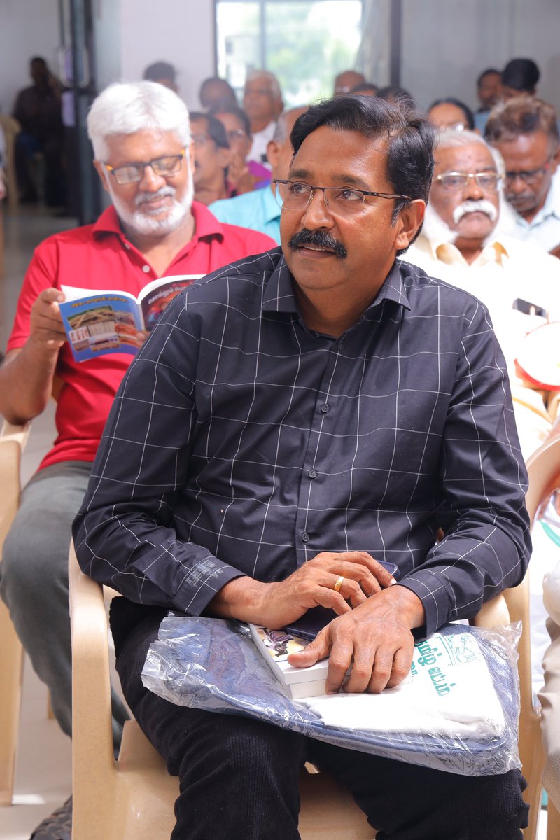 10 ஆகஸ்ட் 2025 மதுரையில் புகழ்மிக்க "நட்புதமிழ் வட்டம்" அமைப்பின் 6வது ஆண்டு விழாவை முன்னிட்டு இலக்கியம், கட்டுரை போன்ற தலைப்புகளில் நூல்களை மதிப்பிட்டு விருது வழங்கி கௌரவித்தனர். இதில் எனது "அவர்தான் கலைஞர்" நூலுக்கு, கட்டுரைகள் தலைப்பில் பரிசு வழங்கி கௌரவித்தனர்.