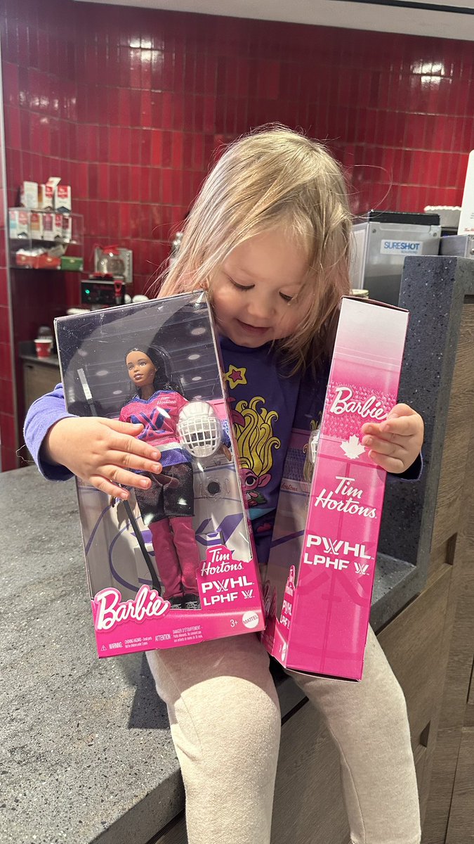 jifstevvon's tweet photo. Someone absolutely loves her @thepwhlofficial @Barbie from @TimHortons @nursey16 @pou29 https://t.co/hFCVLSkWRf https://t.co/KkJeTRyXwY