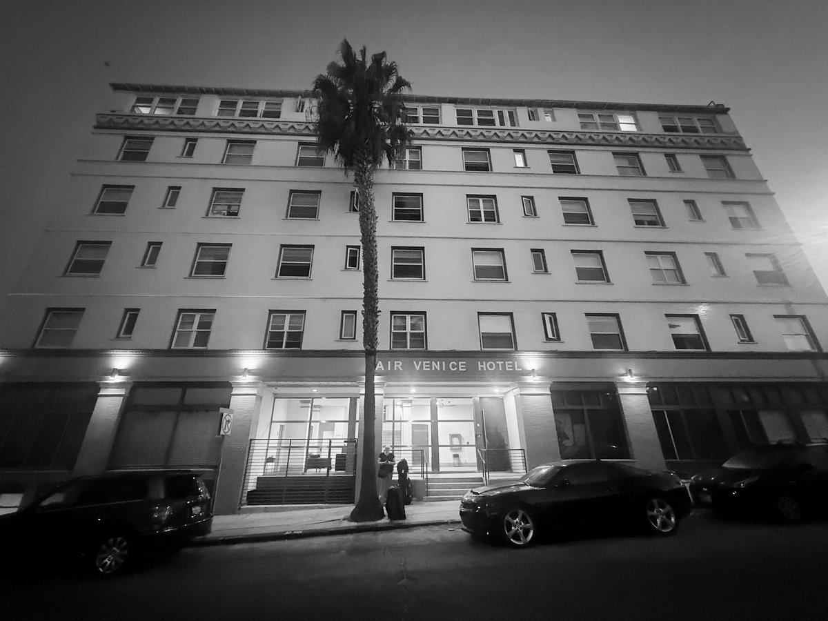 wapple15's tweet image. #MonochromeMonday #VeniceBeach