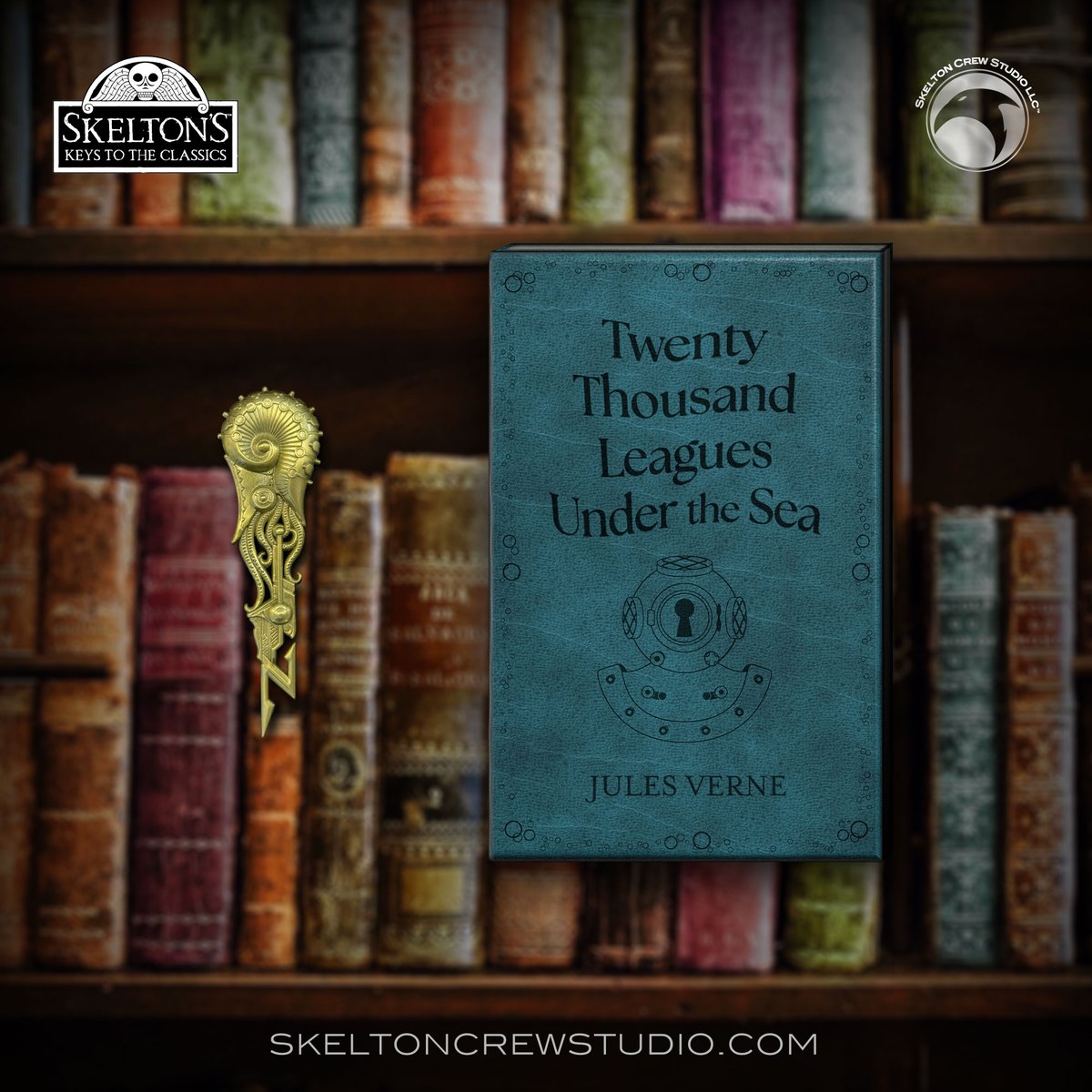 🌊Your key to the deep.

The Key to the Nautilus is designed by <a href="/GR_comics/">Gabriel Rodríguez</a> in full tentacle &amp; steampunk glory and packed in a custom book-look box featuring the opening lines to Jules Verne's classic, "Twenty Thousand Leagues Under the Sea."

🌊 linktr.ee/SkeltonCrewStu…