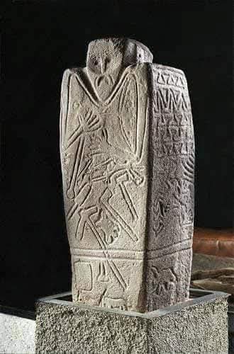 Hakkari Taşbaba ve Ukrayna Kernosovskiy M.ö. 3. bin yıl İskit (Saka) Türk kökenli Taşbaba
Bu işe nedersiniz ülkemin çok muhterem sanat tarihçileri...?