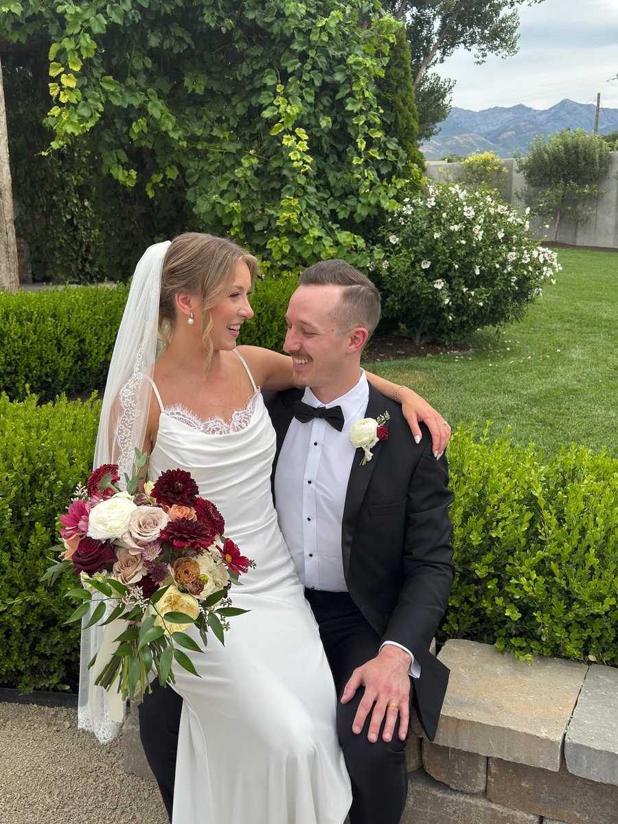 AndrewGrill7's tweet photo. Major life event alert🚨

I now have a Mrs. Grill! https://t.co/w3GUMLciA4