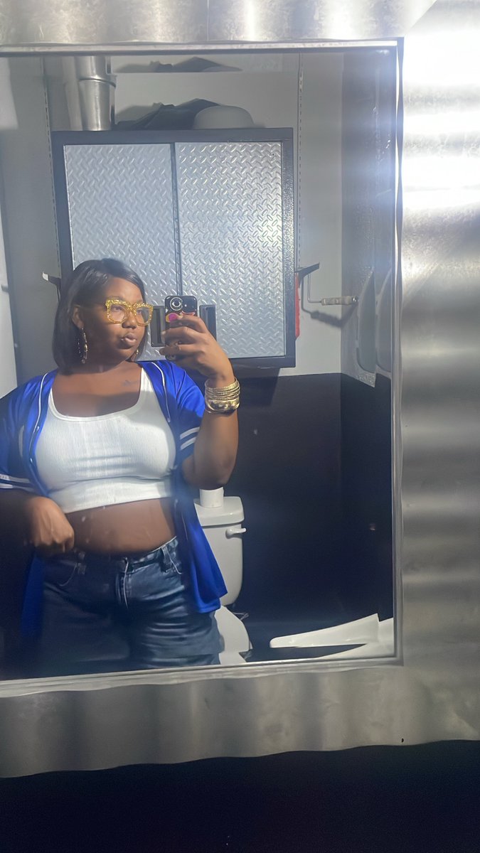 onlyeish's tweet image. 