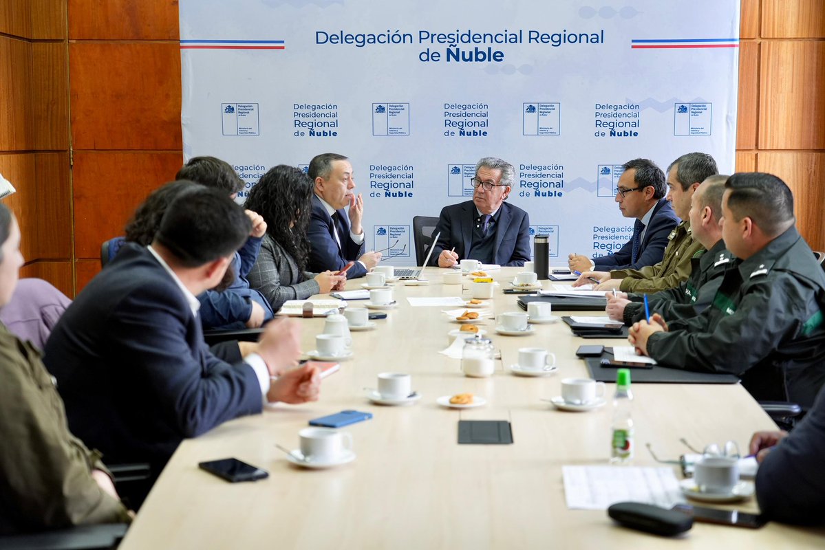 Delegación Presidencial Regional de Ñuble (@dprnuble) on Twitter photo Comenzamos esta semana con un nuevo Comité Policial, liderado por el Delegado Rodrigo García, en la cual se realizó un balance de los hechos de seguridad de la última semana y acciones para implementar en los próximos días.
<a href="/DPPPunilla/">Delegación Presidencial Provincial de Punilla</a>
<a href="/DPPItata/">Delegación Presidencial Provincial de Itata</a> Comenzamos esta semana con un nuevo Comité Policial, liderado por el Delegado Rodrigo García, en la cual se realizó un balance de los hechos de seguridad de la última semana y acciones para implementar en los próximos días.
<a href="/DPPPunilla/">Delegación Presidencial Provincial de Punilla</a>
<a href="/DPPItata/">Delegación Presidencial Provincial de Itata</a>