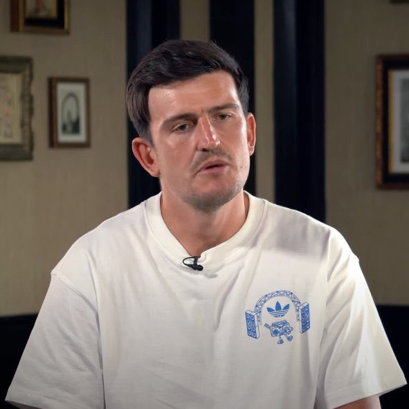 🎙️ | هاري ماغواير يتحدث عن أصعب لحظات مسيرته 🔴👇

"أصعب لحظة بالنسبة لي؟ حسنًا، لقد مررت بستة أشهر سيئة، حيث كان كل ما أفعله موجودًا على الإنترنت ومقاطع فيديو عني، وتمريرات خاطئة، وأعتقد أن الأمر وصل إلى مرحلة أن أي شيء يُنشر كان من أجل المشاهدات تقريبًا.

يمكنني تقبل النقد