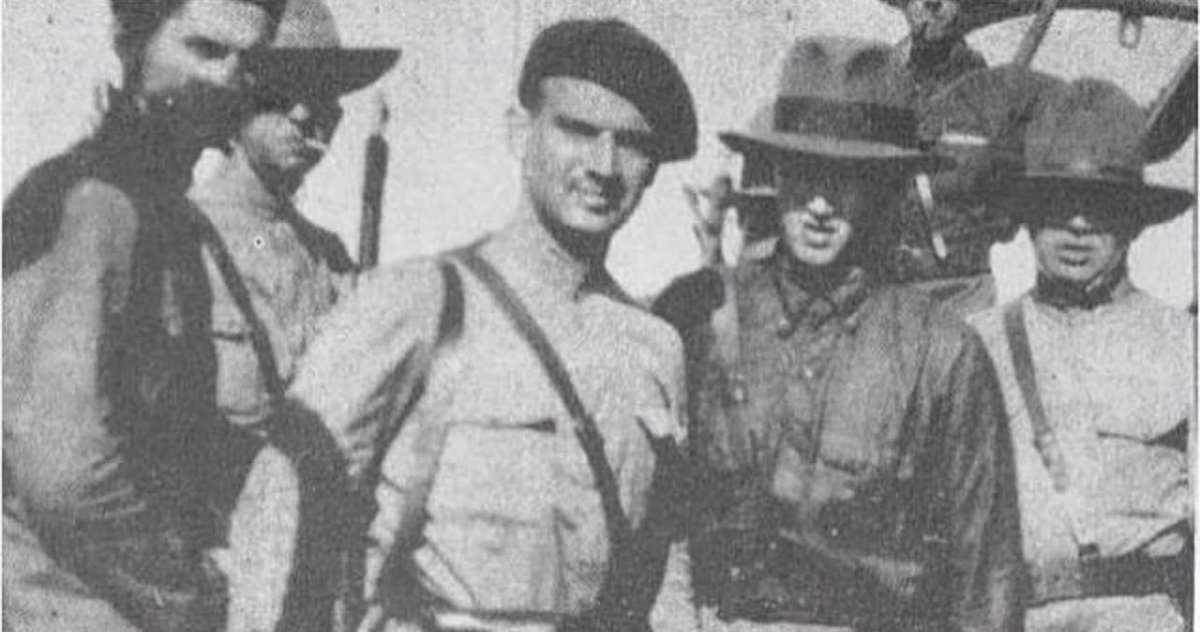 MariaCorinaYA's tweet image. Cuando Armando desembarcó del Falke, llevaba una bandera de Venezuela en sus manos. Poco después cayó muerto en la calle larga de Cumaná. Tenía 24 años y soñaba con la Libertad de su país.

Su mamá a esa hora viajaba de Caracas a Paris donde creía que lo encontraría. Lo había…