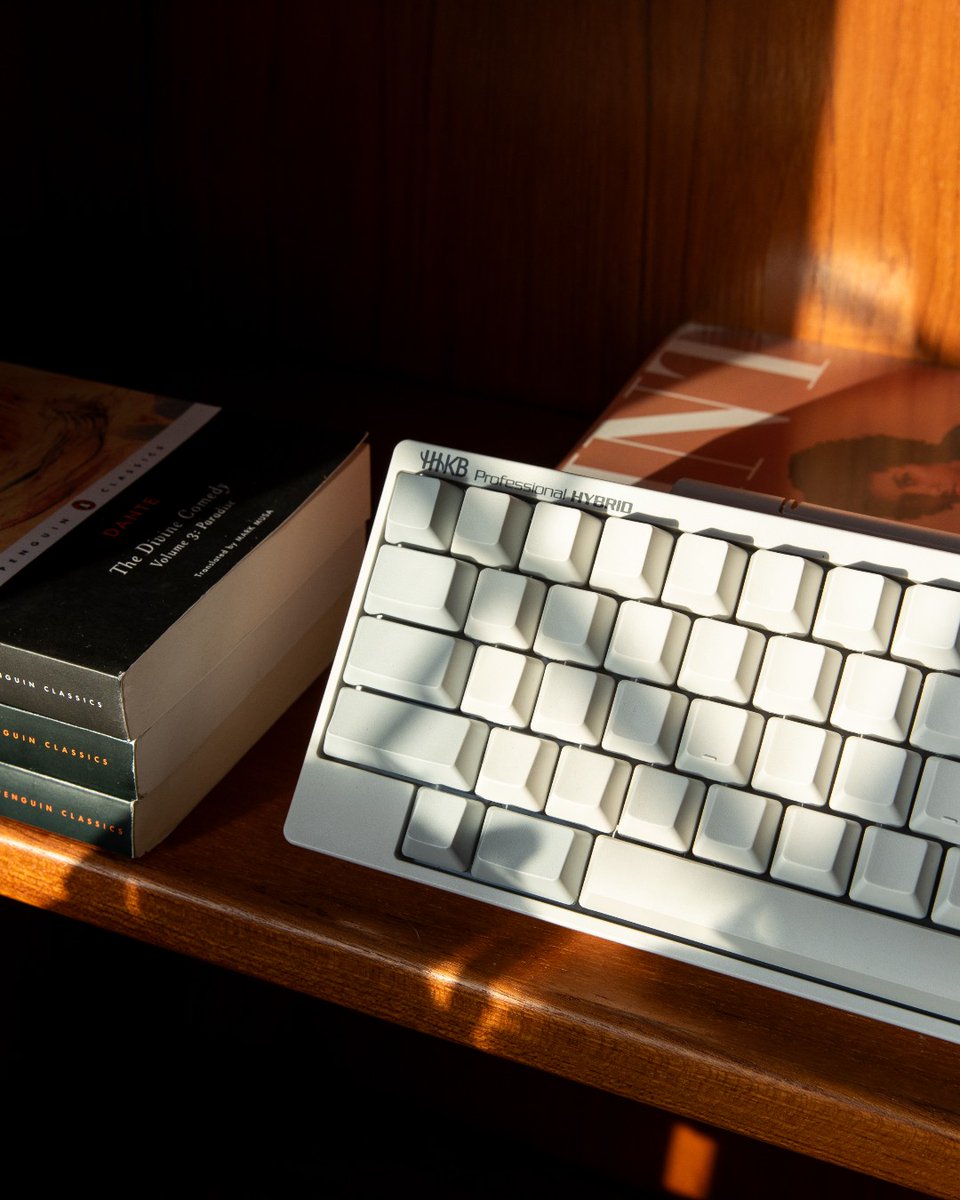 HHKB_US's tweet photo. Back to school. Back to focus.

HHKB is built for deep work—whether you're writing code, papers, or anything in between.

#BackToSchool #HHKB #MechanicalKeyboard #Topre #StudentLife #StudySetup https://t.co/fyP9eiLRcJ