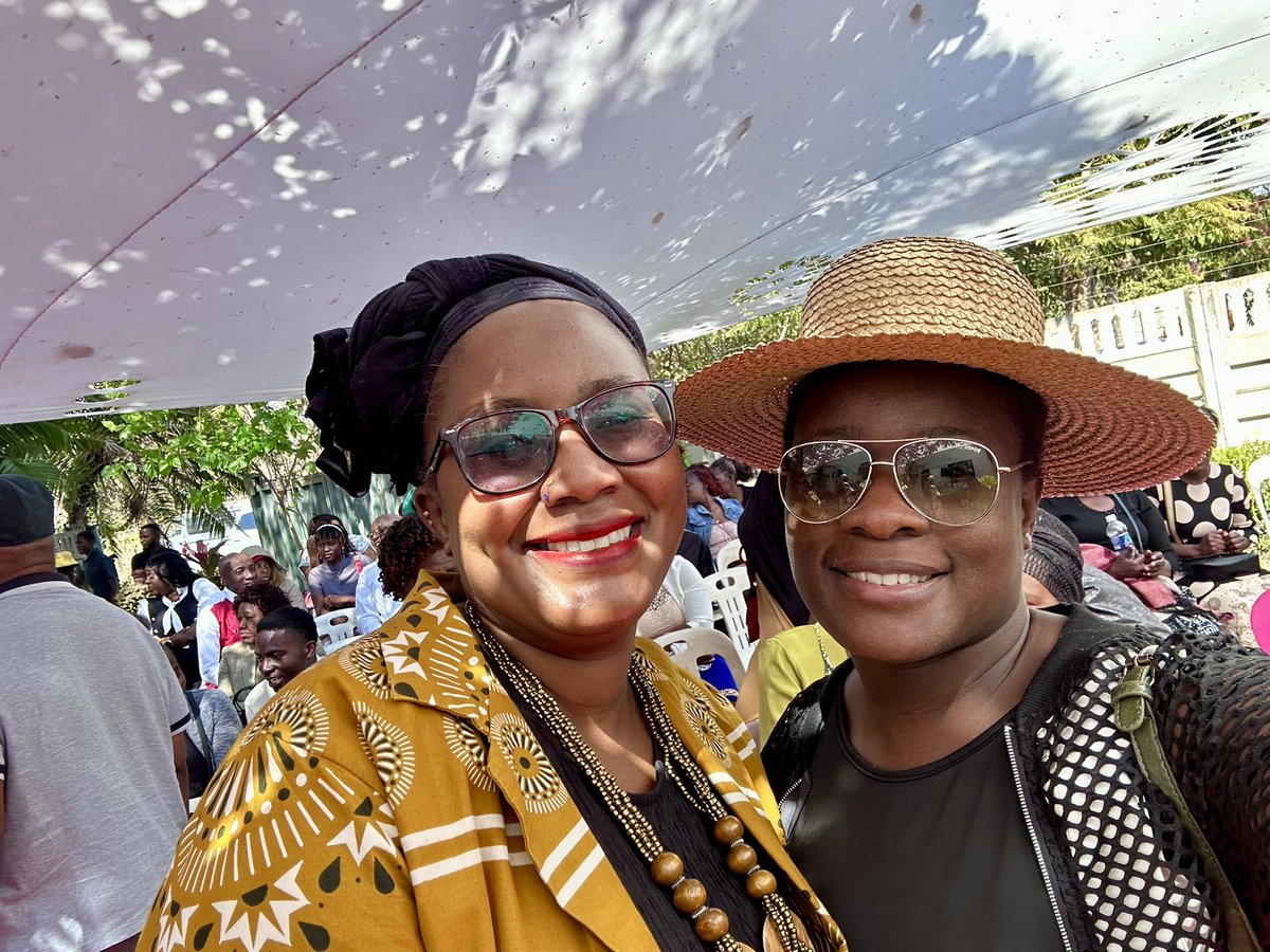 Sherronicah's tweet photo. Today’s version of kuguga othandayo 😃 @buhle_matsha https://t.co/OewVproDjo