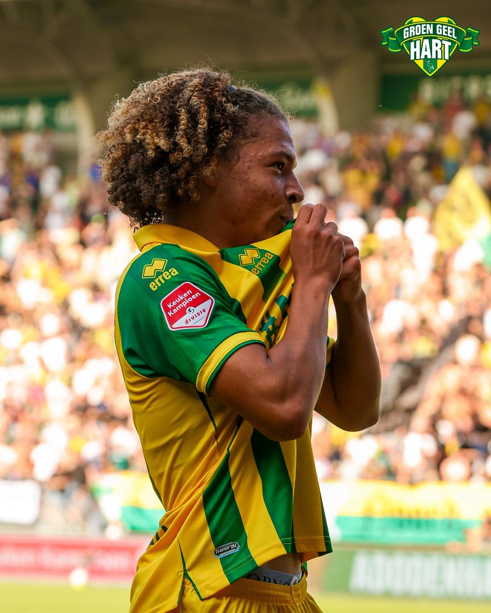 groengeelharttv's tweet photo. Beschrijf deze wedstrijd in 3 woorden 👇🏻🔥

📷 Orange Pictures

#ADOwil #adodenhaag #denhaag #ado #fcdenhaag #fcdh #groengeelhart https://t.co/uOQtA5m5HD