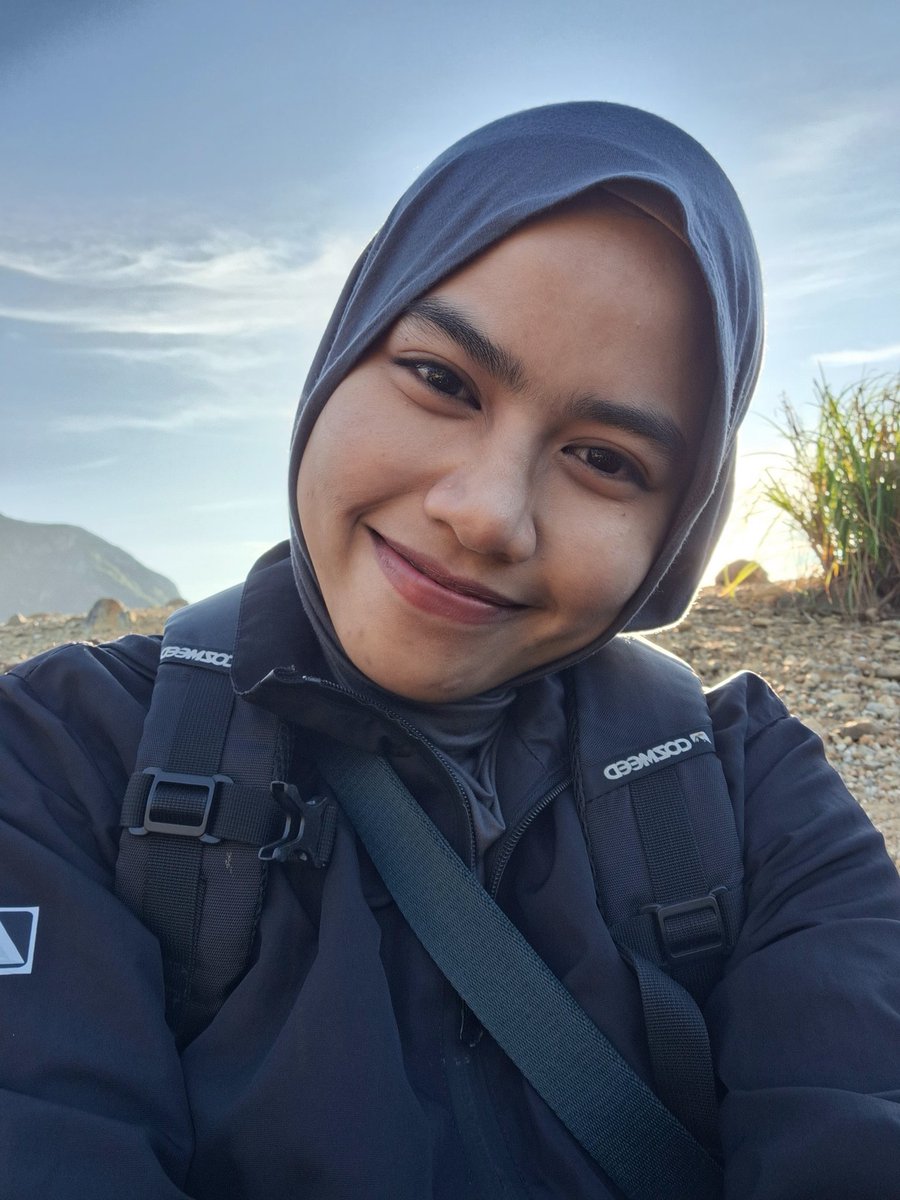 restugstnau's tweet photo. money can return, but papandayan in 23 never back no husband no kids, just me and my friends ⭐️ https://t.co/EWwpVZMMIl