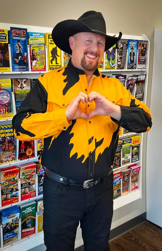 🎶 Garth-sized fun hits the stage TONIGHT! Don’t miss A Garth Tribute at Nashville Roadhouse Live 🤠🔥

🎟️ Showtimes &amp; tix: branson.com/shows/a-garth-…