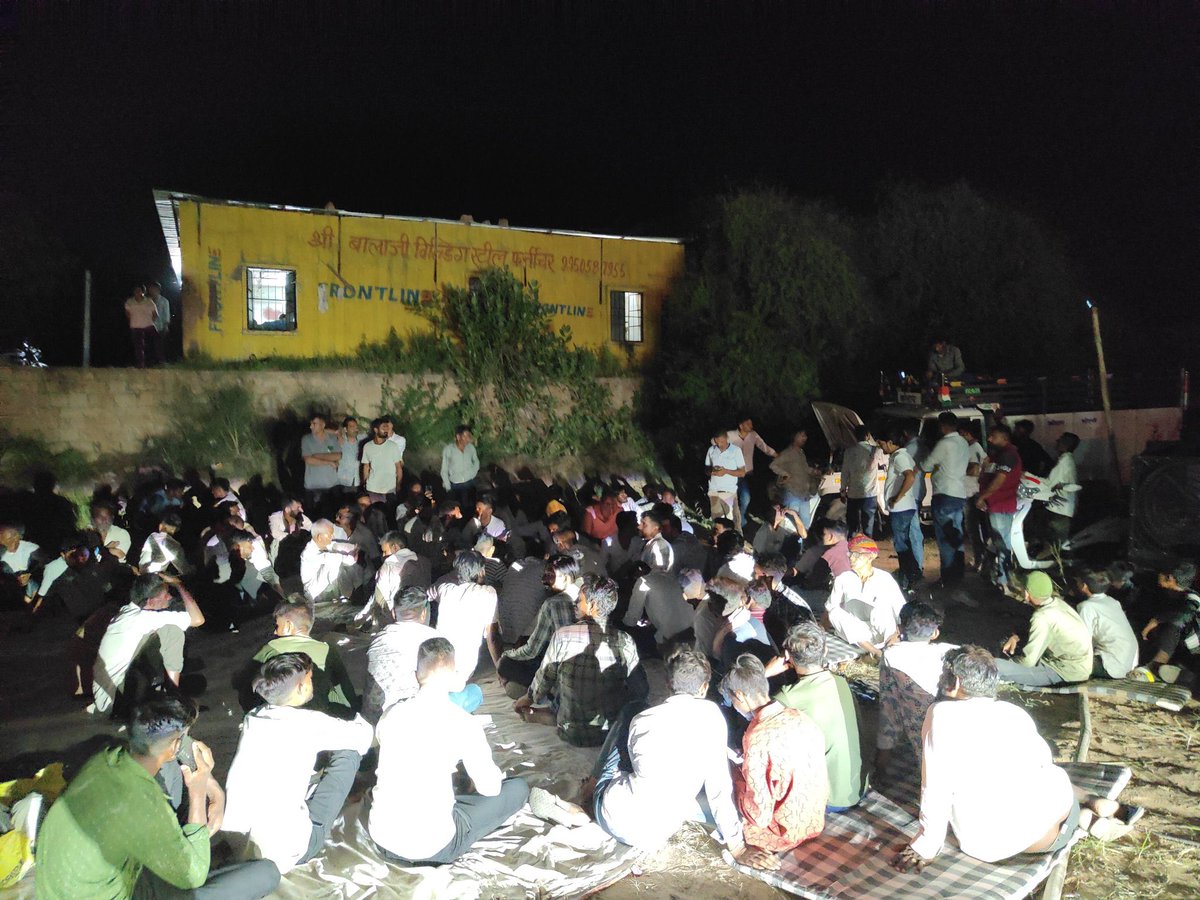 ट्विटर ट्रेंड में हनुमान सेना का कोई मुकाबला नहीं 

#हनुमान_बचाएगा_जोजरी_में_मानवता 
#हनुमान_बचाएगा_जोजरी