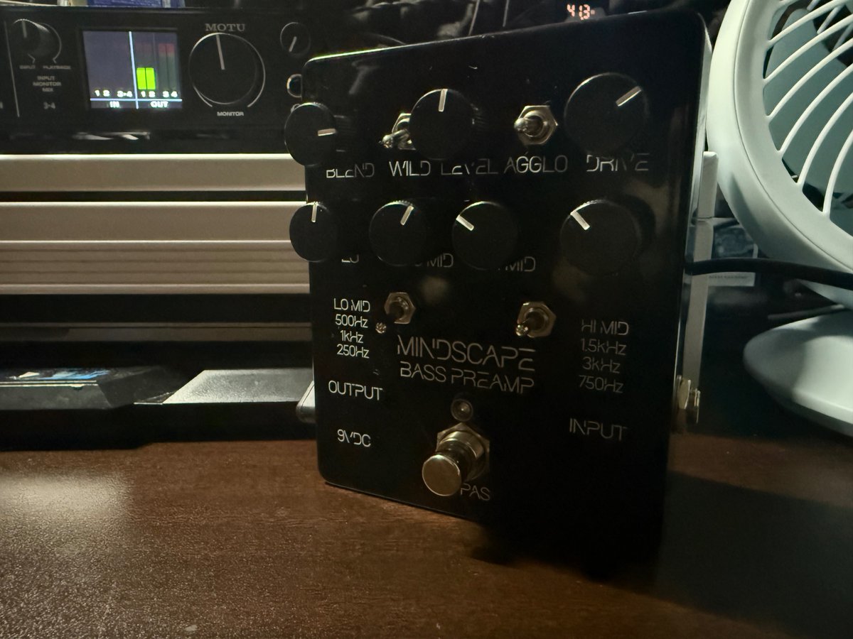 よしだけい tweet media