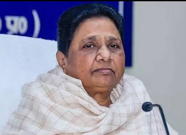 Pratap_btp's tweet image. 🧵 How a ₹10,000 crore Goa land grab allegedly links BSP chief Mayawati’s family, shell companies, and a political alliance with the BJP 👇