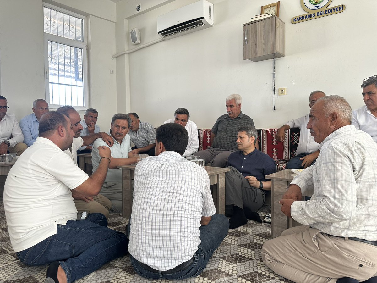 AliSahin501's tweet photo. 📍KARKAMIŞ KELEKLİ MAHALLESİ

Gaziantep Büyükşehir Belediye Başkan Vekilimiz Arif Seçkin, Karkamış Belediye Başkanımız Mustafa Güzel, AK Parti Gaziantep İl Başkan Yardımcılarımız, AK Parti Karkamış İlçe Başkanımız Hacı Ayvaz Çiçek, Kadın Kolları ve Gençlik Kolları teşkilat mensuplarımızla birlikte Kelekli Mahalle muhtarımız Mehmet Kelek Bey ve sakinlerimizi ziyaret ettik. İhtiyaçlarımız konusunda çalışmalar yaptık… 

@Akparti 
@AKPartiG_Antep
@mustafaguzel027 
@AyvazHac18390 
@arifseckinn 
@yilmaz_huseyinn 
@akpartikarkamis