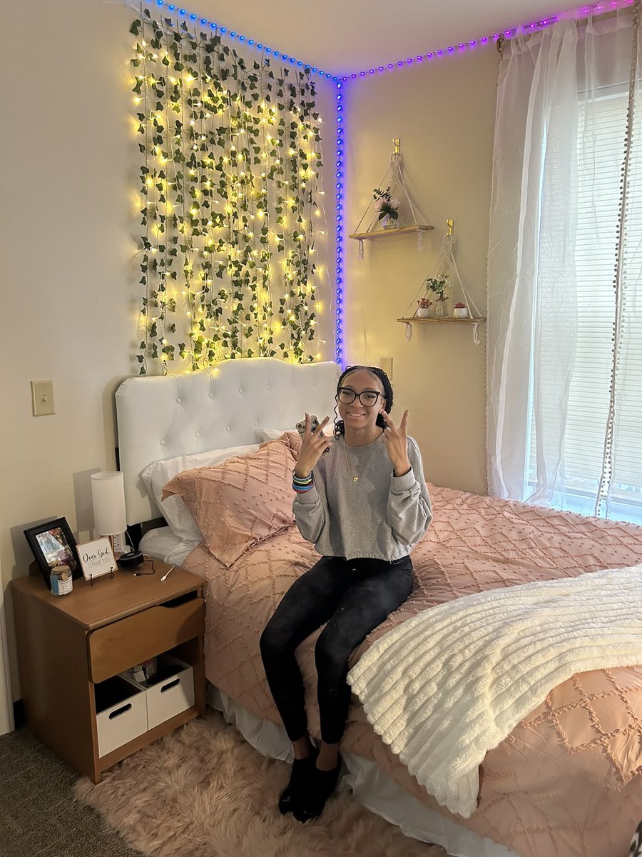 SkyBrazz's tweet photo. So it is done! I’m  all checked in and ready to become a full-time Georgia Bulldawg! https://t.co/huINmbbmlY