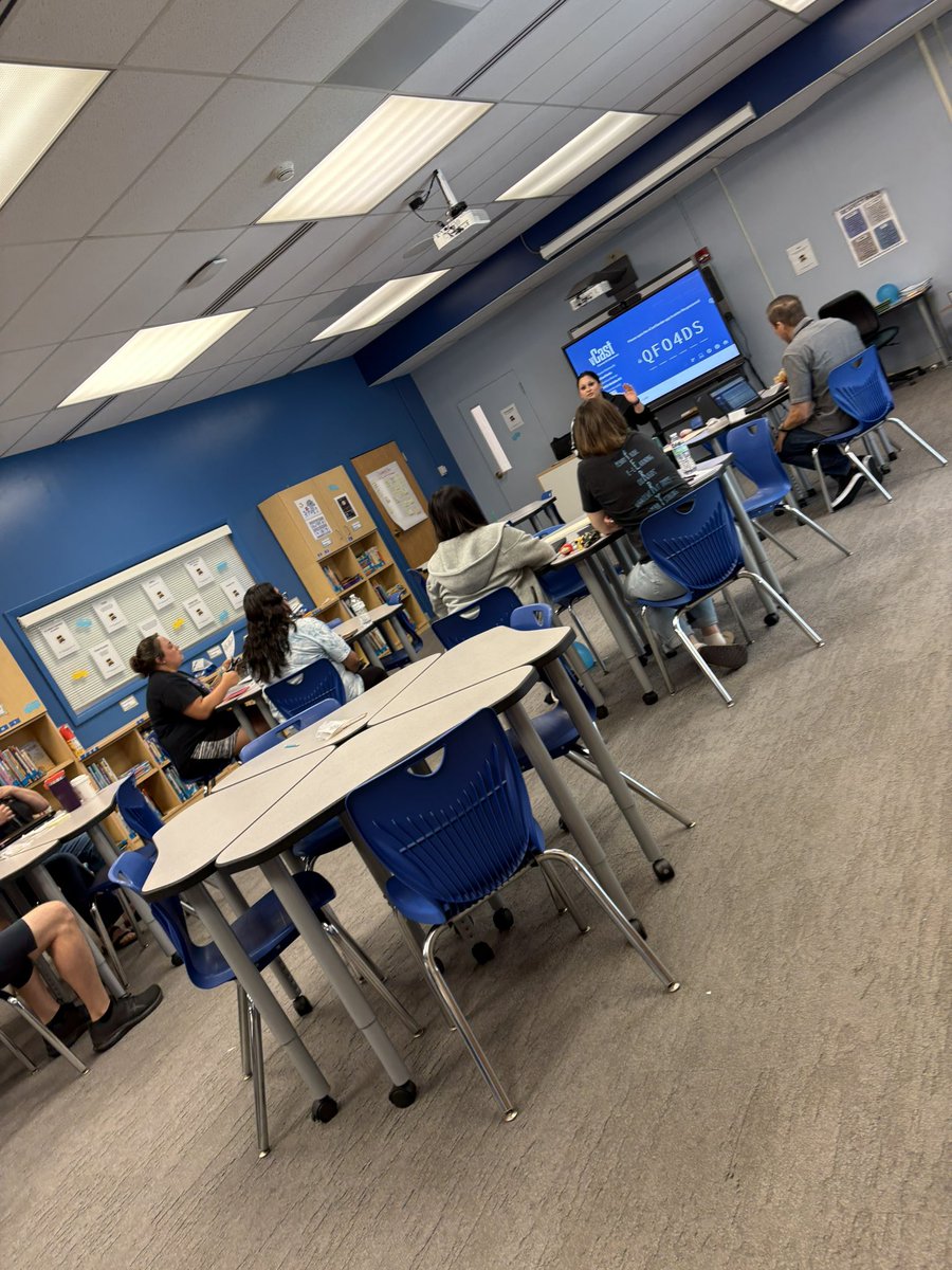 Keafer's tweet photo. Our PES staff led choice learning sessions today. Staff were able to highlight their genius and staff were able to differentiate their learning. Everything from student leadership, math fluency, IEPs, and parent engagement! https://t.co/F8HBtBm80a