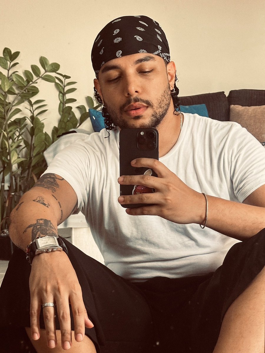 ♱ 𝐓𝐨𝐦𝐦𝐲 𝐕𝐚𝐥𝐝𝐞𝐥𝐥𝐚𝐪𝐮𝐞 ♱ tweet media