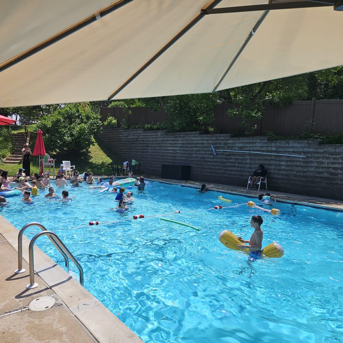 CHFoundationNA's tweet image. Pool time is always a highlight of Camphill School’s Extended School Year (ESY) experience! Both Beaver Run and Foxfield campuses offer pools perfect for splashing, swimming, floating, and socializing. ⛱🏊‍♂️☀️

#CamphillSchool #CamphillCommunity #PooltimeFun #ExtendedSchoolYear