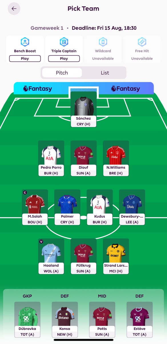 RevzLoL's tweet photo. @thefplbois Cant decide https://t.co/ejI4RzJsrU