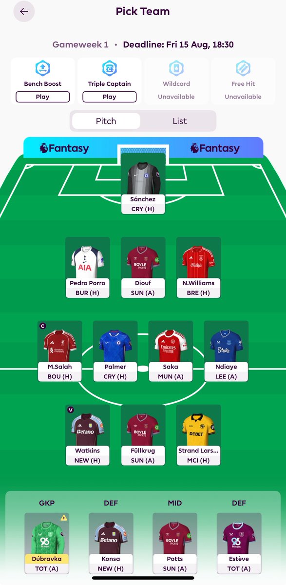 RevzLoL's tweet photo. @thefplbois Cant decide https://t.co/ejI4RzJsrU