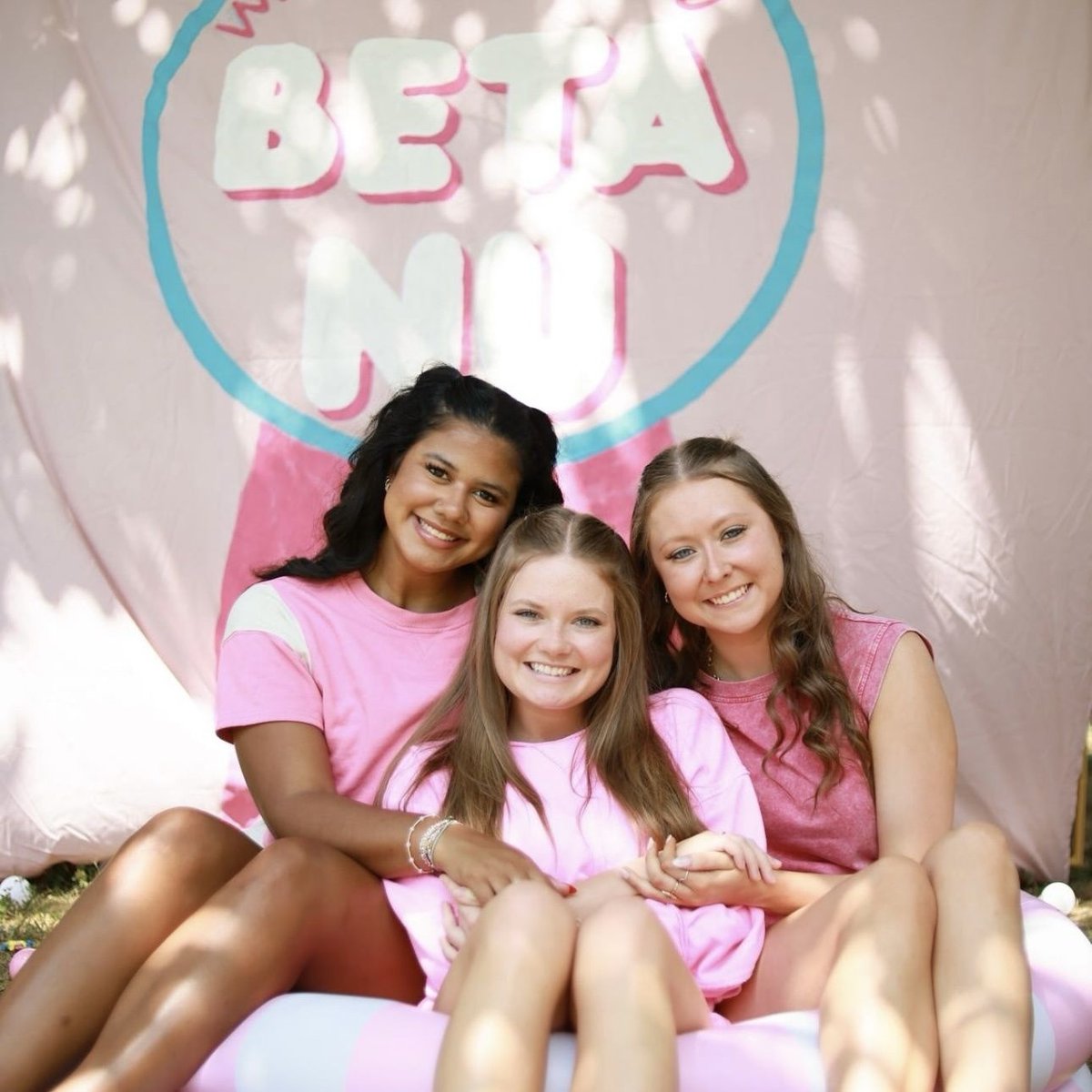 Alpha Sigma Alpha tweet media