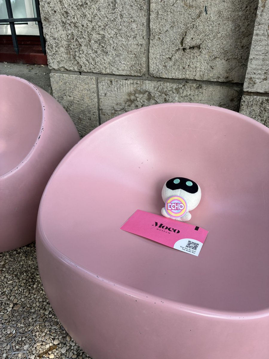 WWHJIN19740324's tweet photo. ライブ1日目午前中にMoco美術館
昔ながらの洋館で素敵だった💕
出口のオブジェ(自由にピンがさせる)にJINの文字発見
さてらアミだね?
#MocoMuseum
#RUNSEOKJIN_epTOUR_AMSTERDAM
https://t.co/xYgWGRnnAc https://t.co/O4OfkVmVJ5