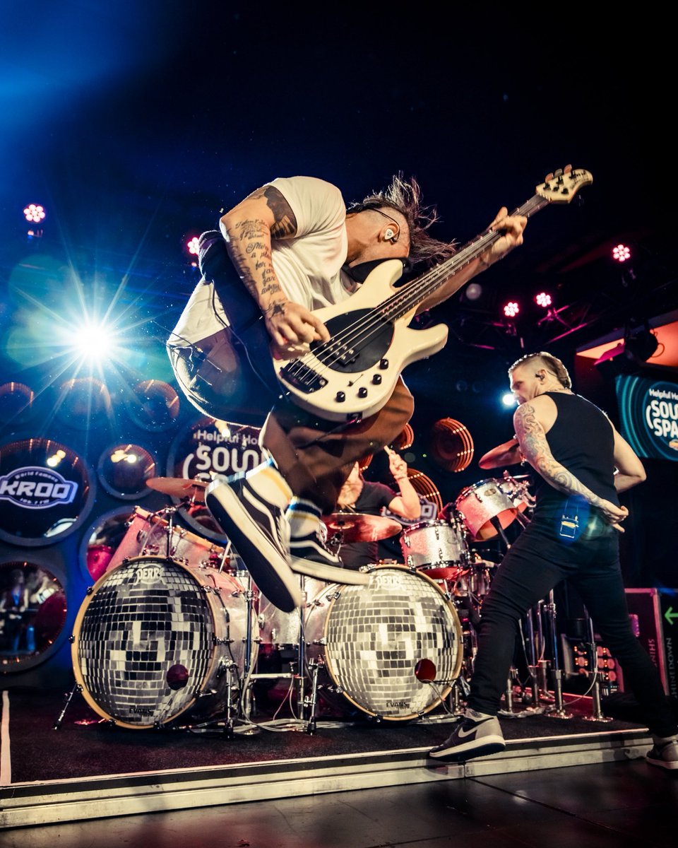 kroq's tweet photo. Watch @Shinedown’s KROQ @HelpfulHonda #SoundSpace performance now! 

https://t.co/g2G29dpWBo https://t.co/xVIXp496WP