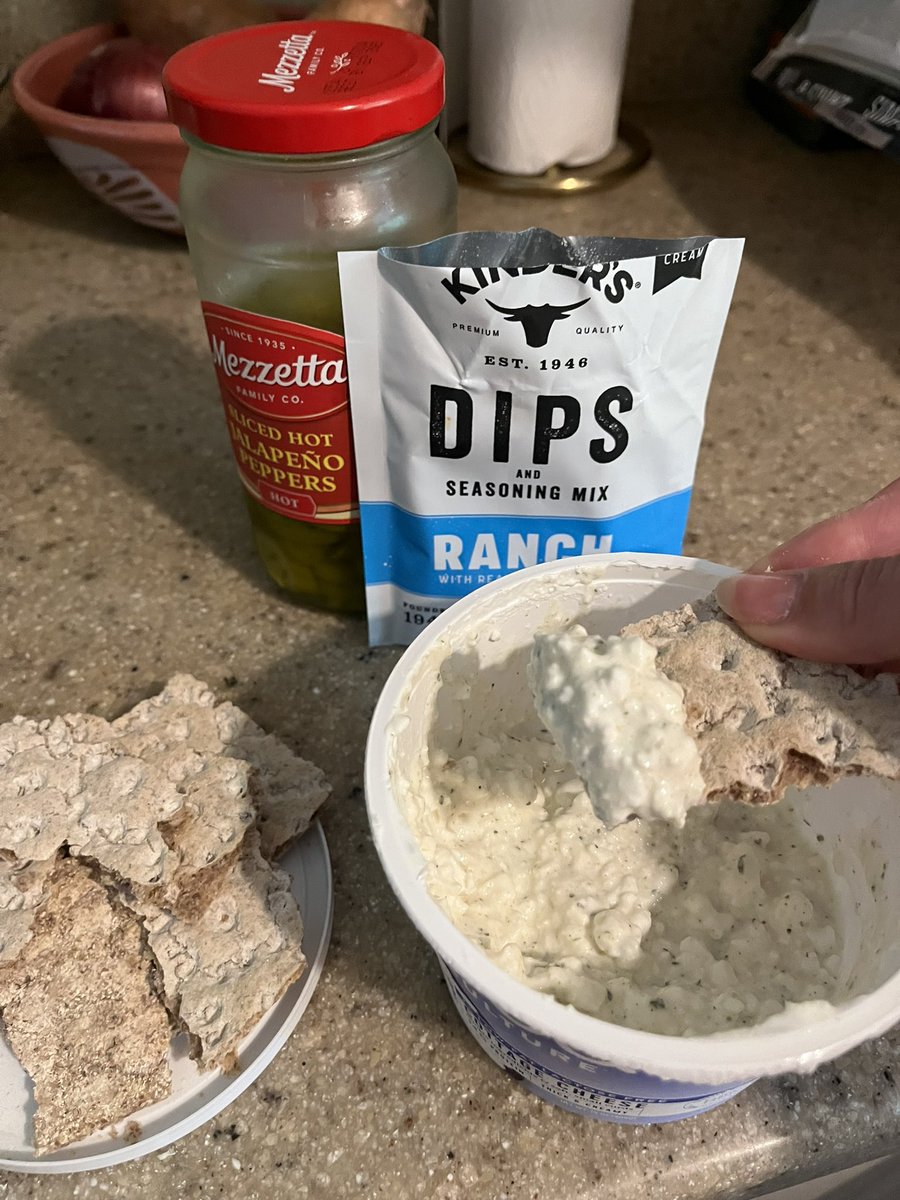 shitheadlife's tweet photo. shithead snack: crackers and cottage cheese with ranch powder + jalapeño brine https://t.co/CNO8JKHjIX
