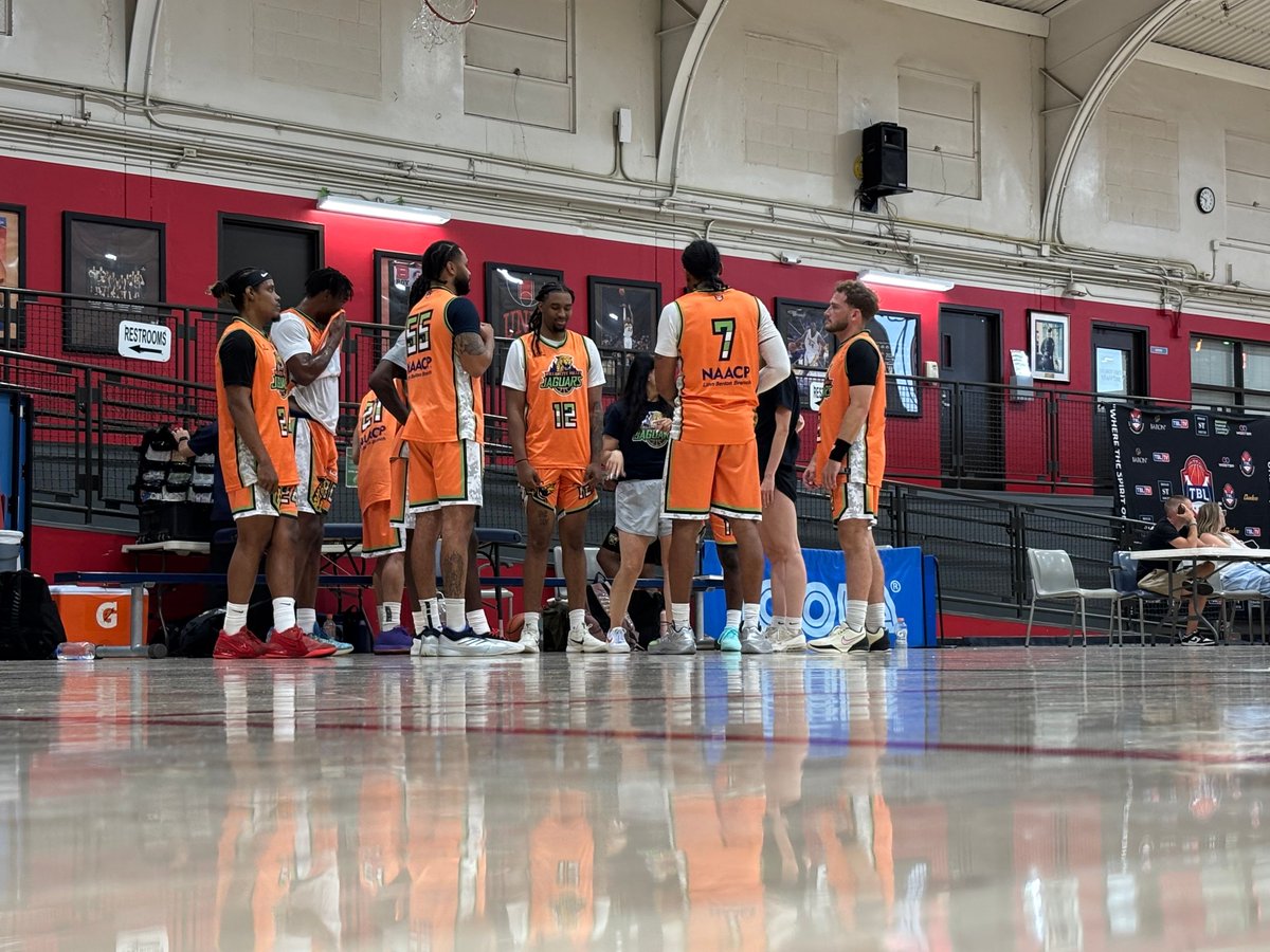 ItDubeyLikeDat's tweet image. Special episode of the @ecjags Beyond The Baseline Podcast drops tonight documenting the Jaguars’ performance at @TBLproleague Summer League in Las Vegas. 

Tune in here: linktr.ee/jagsbeyondtheb…