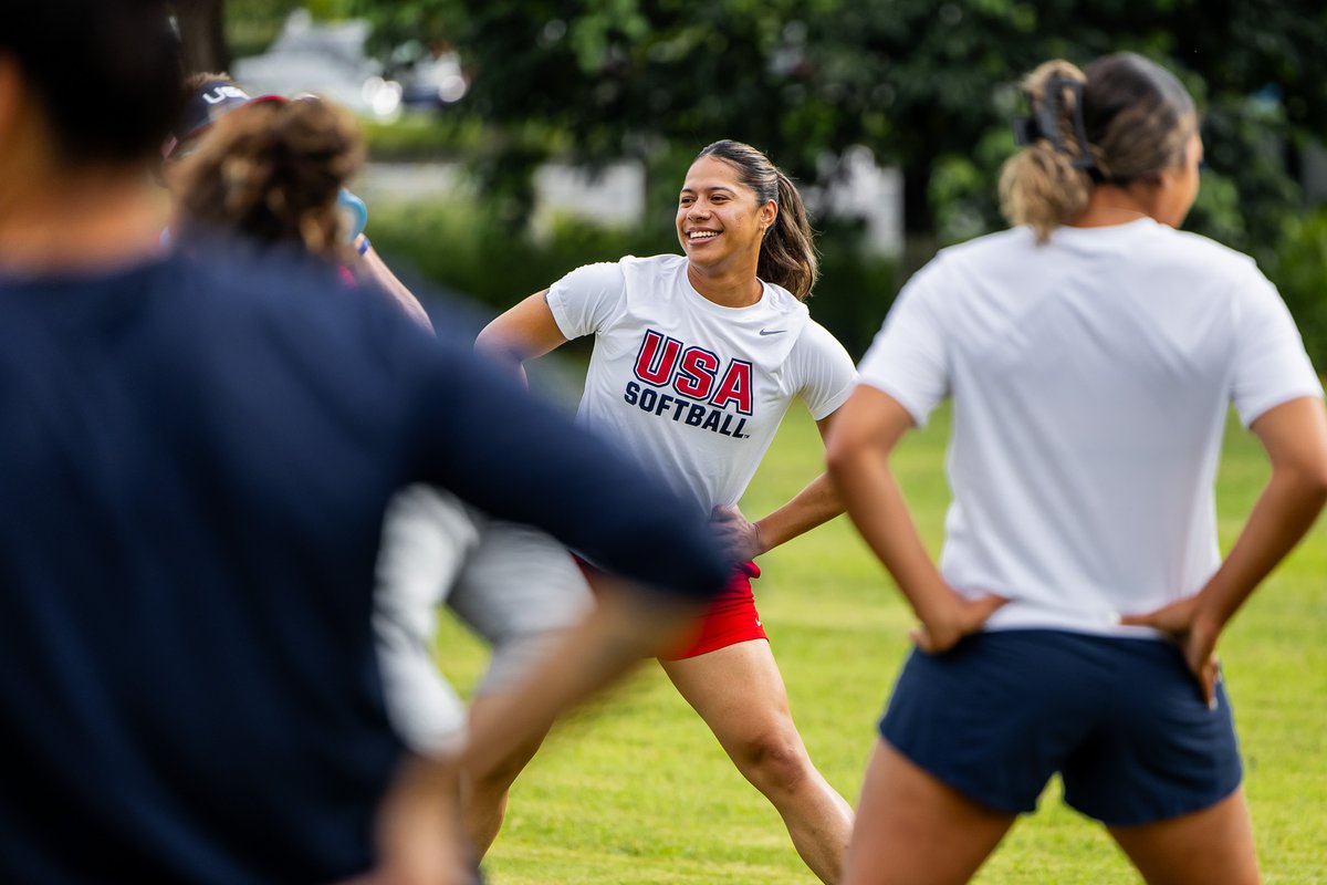 USASoftballWNT's tweet photo. 𝐉𝐮𝐬𝐭 𝐡𝐚𝐩𝐩𝐲 𝐭𝐨 𝐛𝐞 𝐡𝐞𝐫𝐞 🤩

#USWNT | #TWG2025 https://t.co/Z99jw07tLf