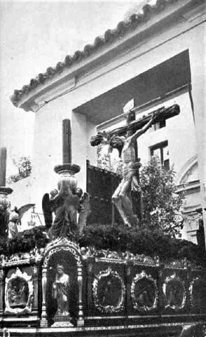 El Cabildo (@cabildomuchodxt) on Twitter photo 📸 El Stmo. Cristo de la Vera Cruz saliendo de su capilla del Dulce Nombre (h. 1960) sobre su antiguo paso de Manuel Casana con cartelas de Castillo Lastrucci.
Fotografía: <a href="/VeraCruzSev/">Hdad de la Vera+Cruz</a>
#ElCabildo #TDSCofrade #SSantaSevilla #Cofradías 📸 El Stmo. Cristo de la Vera Cruz saliendo de su capilla del Dulce Nombre (h. 1960) sobre su antiguo paso de Manuel Casana con cartelas de Castillo Lastrucci.
Fotografía: <a href="/VeraCruzSev/">Hdad de la Vera+Cruz</a>
#ElCabildo #TDSCofrade #SSantaSevilla #Cofradías