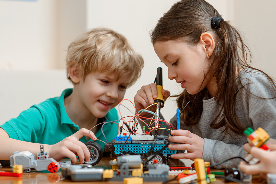 ¿Cuánto sabes sobre educación #STEM?  🎓 ¿Conoces el término? 
📘 Ponte a prueba y descubre más sobre STEM en nuestro #QuizAquae. ¡Anímate y acompáñanos en esta apuesta por el futuro!
 🔗 fundacionaquae.org/cuanto-sabes-e…