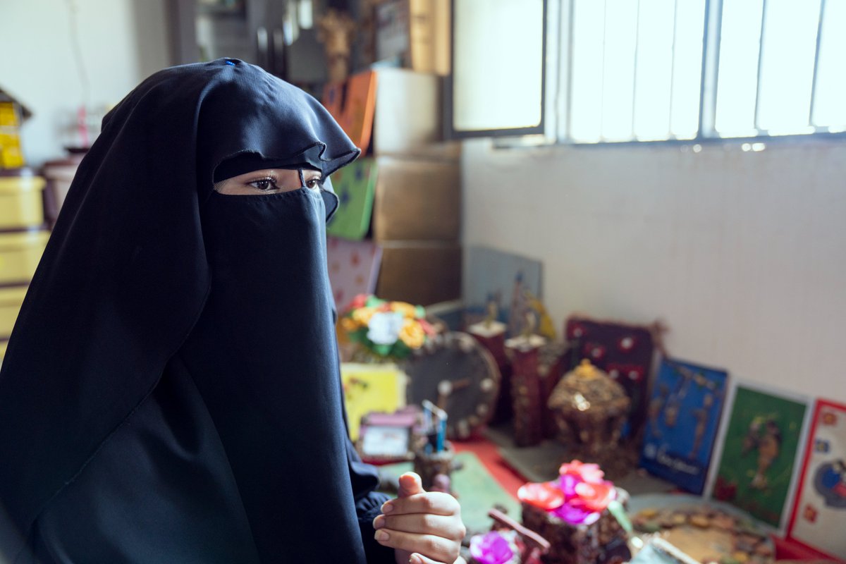UNICEFinSyria's tweet photo. Meet Mariam, 20, from Anbar, #Iraq. Married at just 11, she’s been in #Al_Hol camp since 2018 with her 8-year-old son, Suleiman. A talented painter with a dream to become an interpreter, Mariam’s eyes light up as she shares her news:
  “My dream finally came true — we’re going home to Iraq next week.”

@RelanoMeritxell 
@UNICEFEMOPS 
@UNinSyria