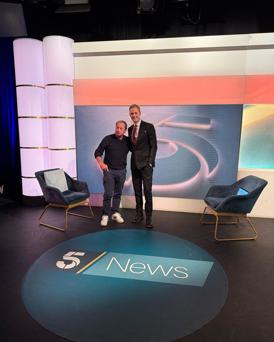 Chris Hewlett tweet media