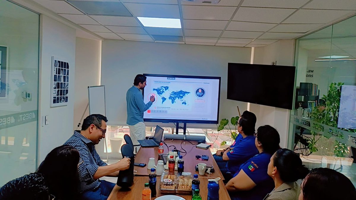 LatintelMX's tweet image. Momentos del evento One to One Partners @LatintelMX   - @OneScreen_LATAM  LATAM en Guadalajara! Estuvo increíble! 🤩

#OneScreen #pantallasinteligentes #pantallasinteractivas #PizarraInteractiva #eventoscorporativos