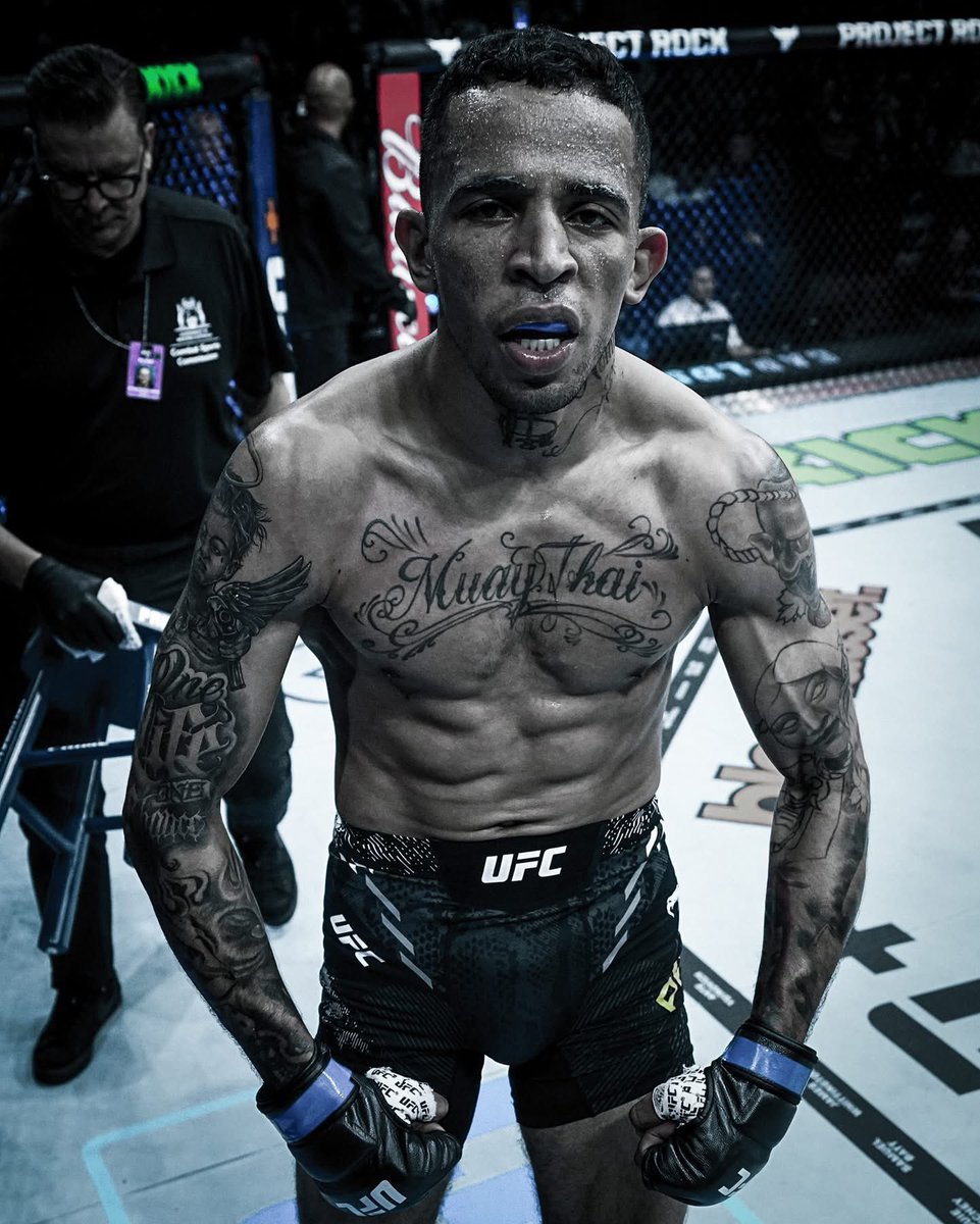 UFCWhiteTiger's tweet photo. IT’S CARLOS PRATES FIGHT WEEK 🤓

@thenightmare170 

#UFC319 https://t.co/yhWKYT8rXw